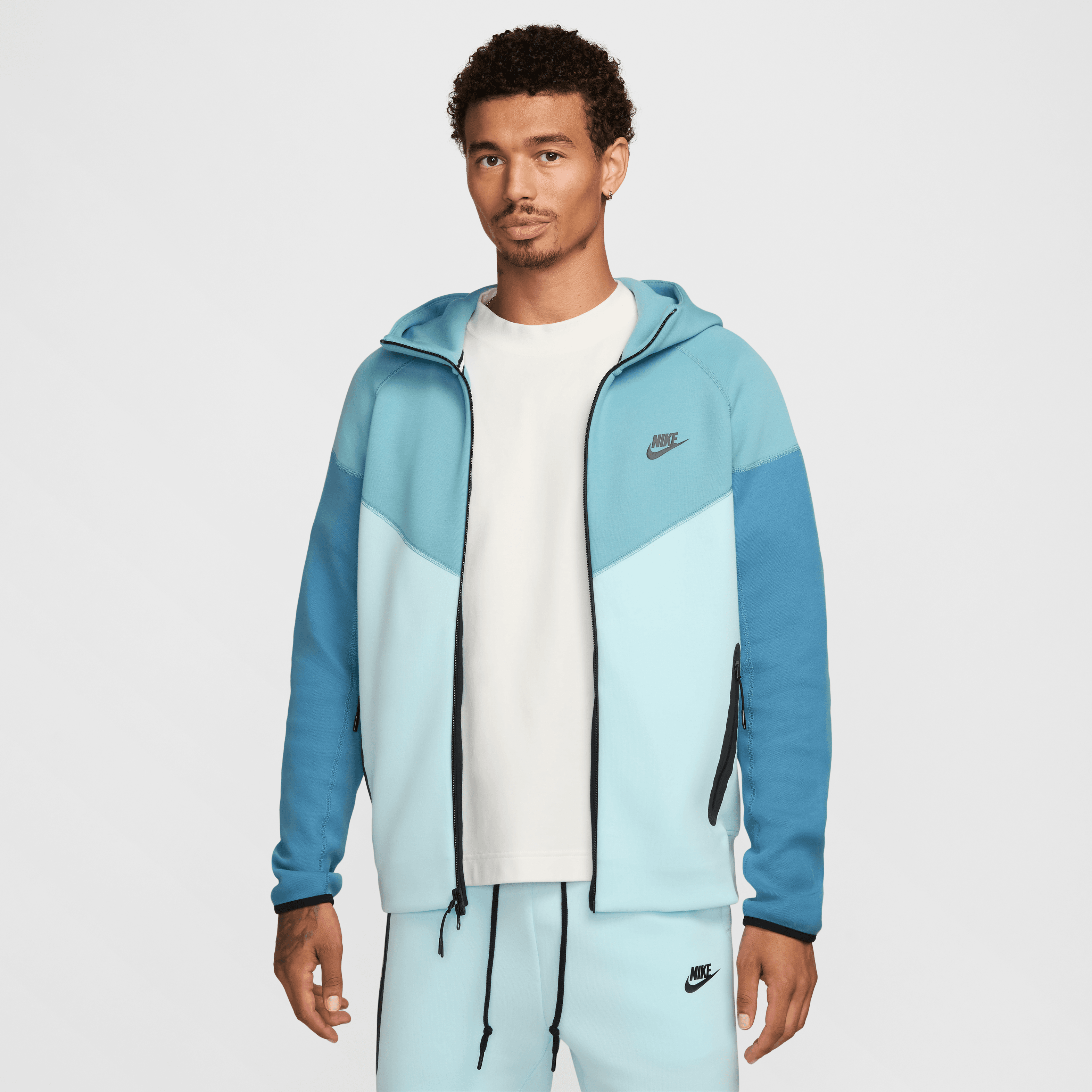 4th Gen. Tech Fleece Jogger Özel Açık Mavi